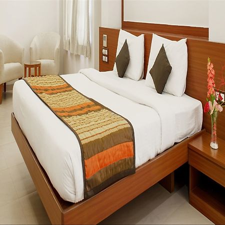 Hotel Mint Montvert Baner Poona Buitenkant foto